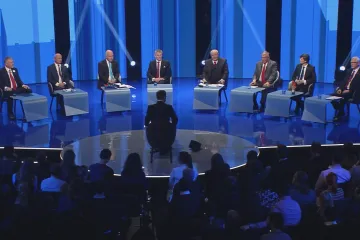 Prezidentská superdebata: Zájemci o Hrad pochybovali o krocích kancléře Mynáře