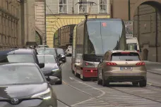 Řidiči v Praze by mohli platit dvě stovky za průjezd Malou Stranou a Smetanovým nábřežím