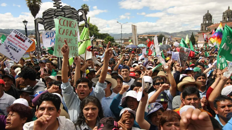 Peruánci protestují proti těžbě