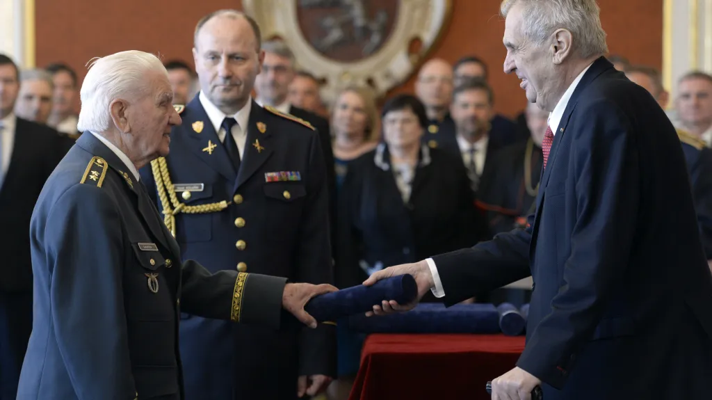 Povýšení Emila Bočka