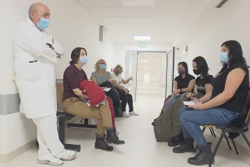 V Česku vznikají očkovací centra, hejtmani ale kritizují rezervační systém
