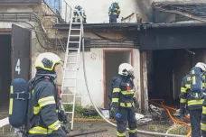 Policisté obvinili z pokusu o vraždu muže, který založil červencový požár v brněnské ulici Rumiště
