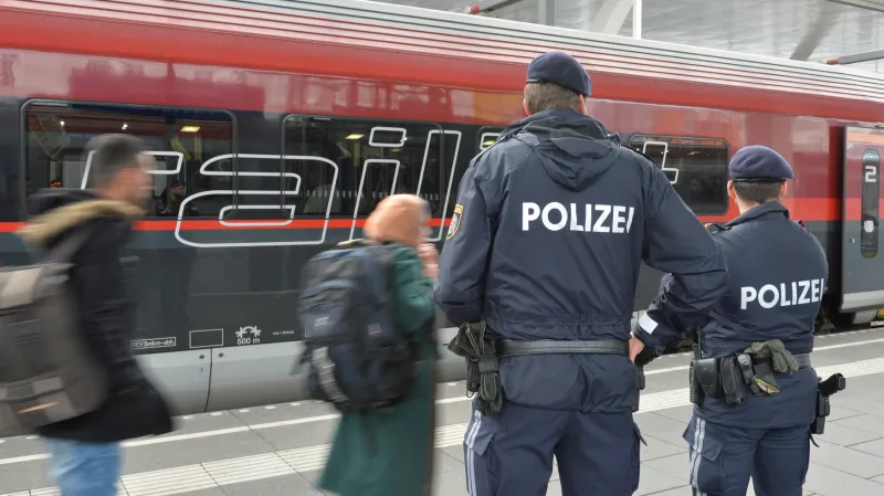 Speciál ČT24: Uprchlická krize ve střední Evropě