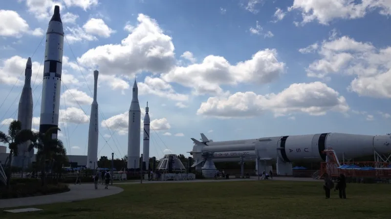 Nosná raketa Saturn (ležící)