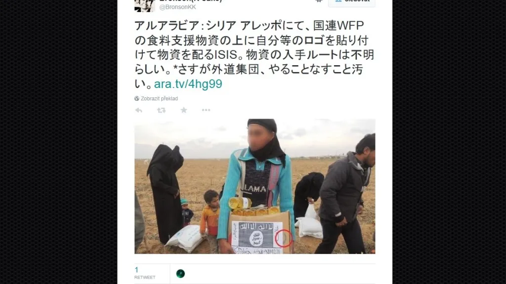 Islámský stát rozdává lidem potraviny od OSN