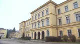Budova Gymnázia v Hostinném