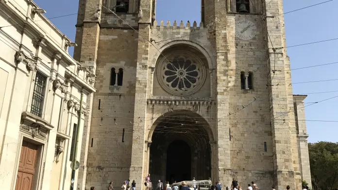 Katedrála v nejstarší lisabonské čtvrti Alfama