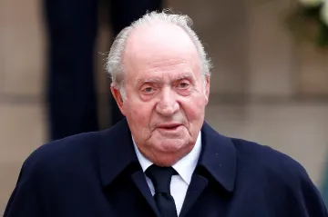 Juan Carlos podle tisku touží po návratu domů. Exil v Emirátech se stal zlatou klecí