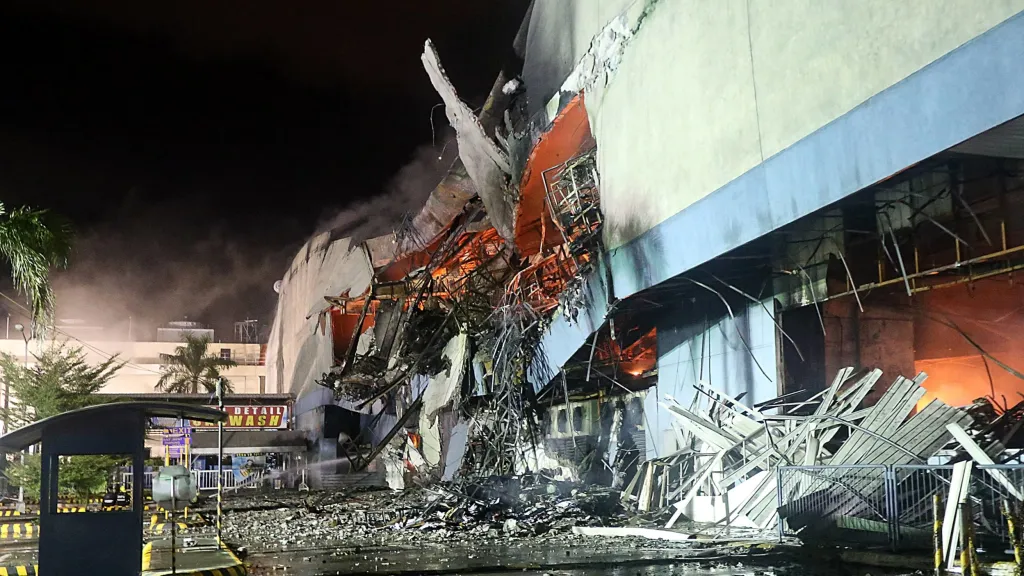 Požár obchodního domu na Filipínách