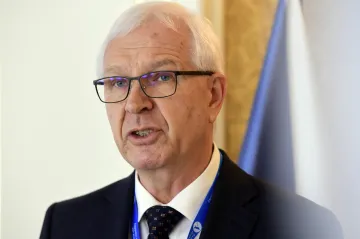 Drahoš oznámil kandidaturu na Hrad: Chci být autentickým nezávislým prezidentem