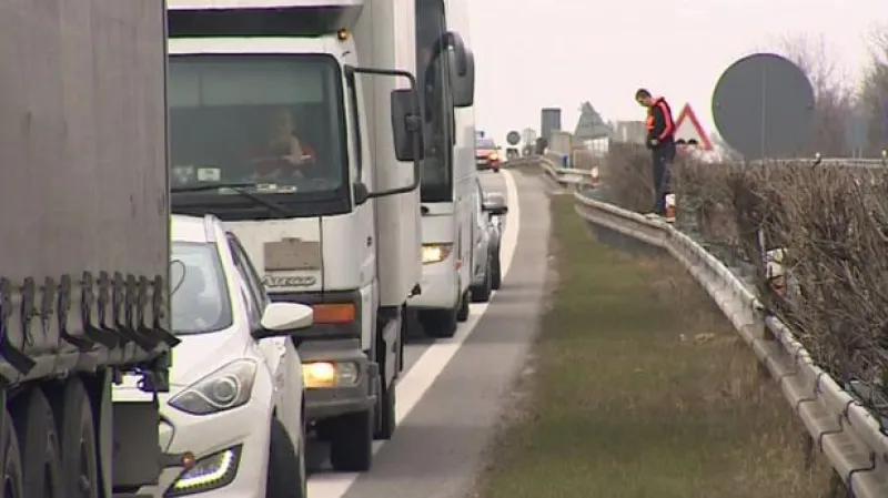 Počasí uzavřelo hraniční přechody