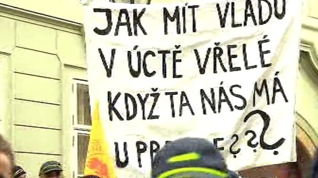 Protesty hasičů a policistů