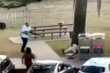 Kolemjdoucí bleskově odzbrojil střelce v Sydney