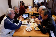 Japonsko stárne a tomu se přizpůsobují i firmy