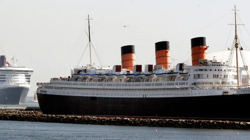 Setkání Queen Mary a Queen Mary 2