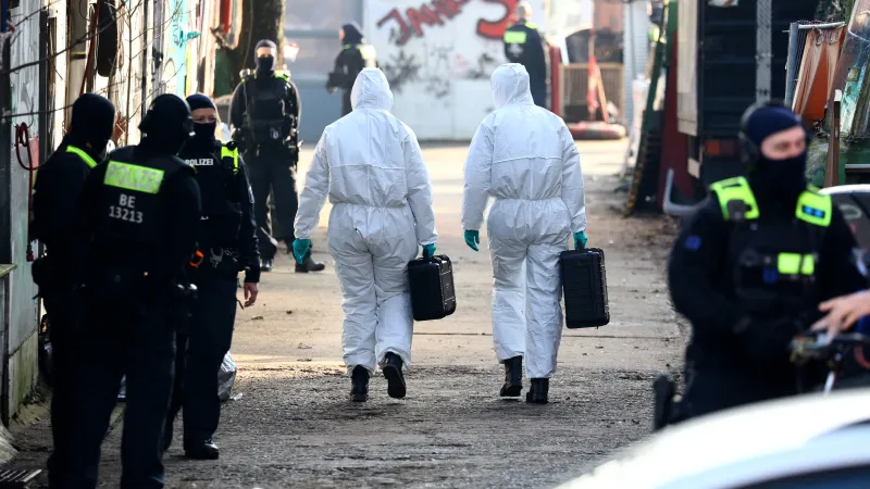 Policejní technici na místě zásahu ve čtvrti Friedrichshain
