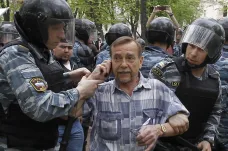 Ruský soud zakázal vlivné hnutí Za lidská práva. Podle úřadů jde o „zahraničního agenta“