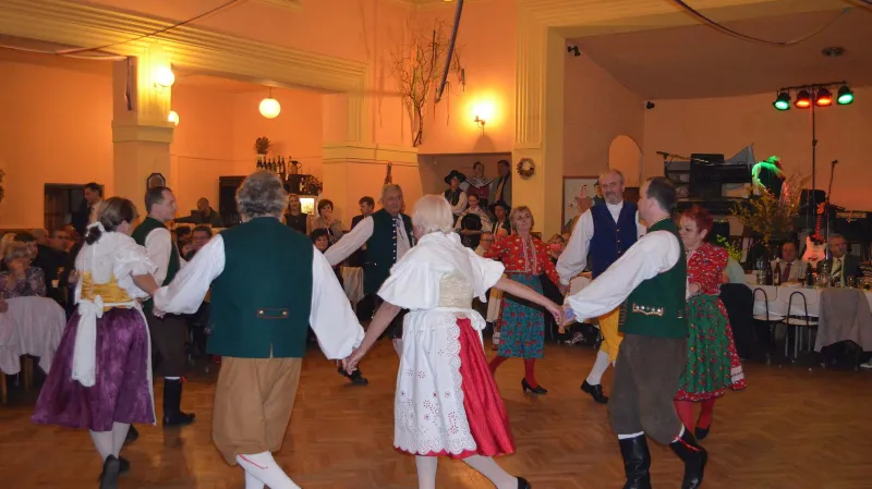 Ples baráčníků v Nové Vsi u Bakova