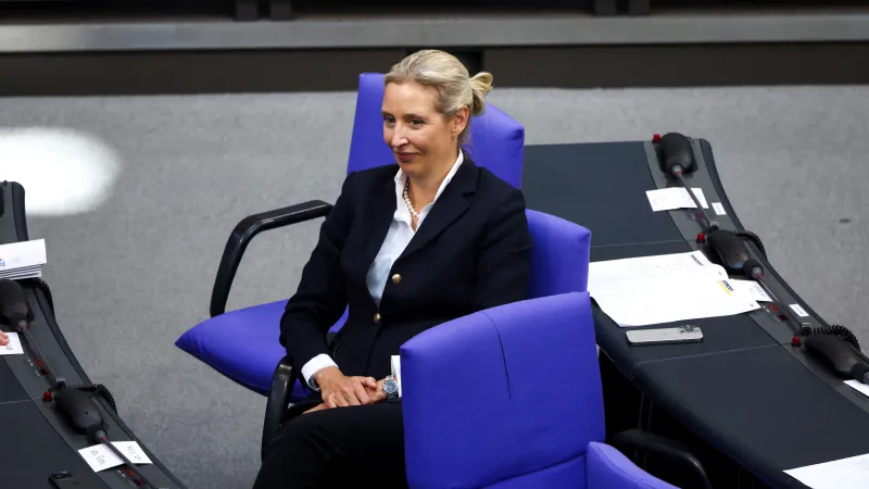 Lídryně krajně pravicové AfD Alice Weidelová reaguje na nezvolení Merze kancléřem v prvním kole