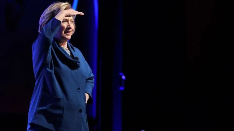 Lukeš: S Clintonovou se mohou voliči stát součástí dějin