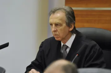 Zeman navrhuje na ústavního soudce Jana Svatoně. Měl by nahradit Šimáčkovou