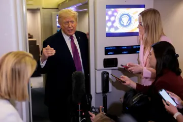 Čtyři pětiny íránského arzenálu jsou zničeny, psát něco jiného je zrada, řekl Trump