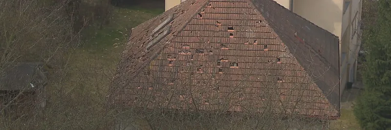 Házení kamenů z mostu trápí obyvatele Barrandova