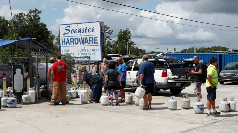 Obyvatelé východu USA se předzásobují kvůli hurikánu Florence
