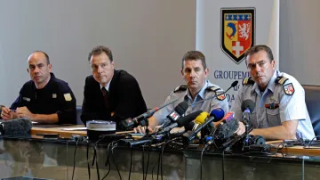 Brífink francouzské policie k vraždě u Annecy
