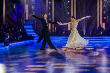 Televizní tanečnicí roku je herečka Veronika Khek Kubařová. Zvítězila v desáté řadě soutěže StarDance