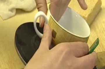 Finanční krize požírá Karlovarský porcelán, ani ten ji ale zřejmě nenasytí