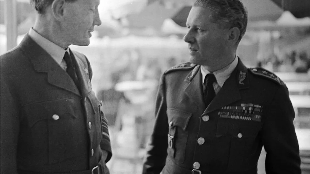 Sir Douglas Evill a gen. Karel Janoušek (1947)