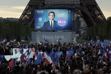 Macronovi přicházejí gratulace z unijních zemí, Spojených států i Ruska