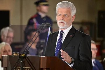 Prezident vyznamenal dramatika Zdeňka Svěráka a in memoriam Danu Drábovou