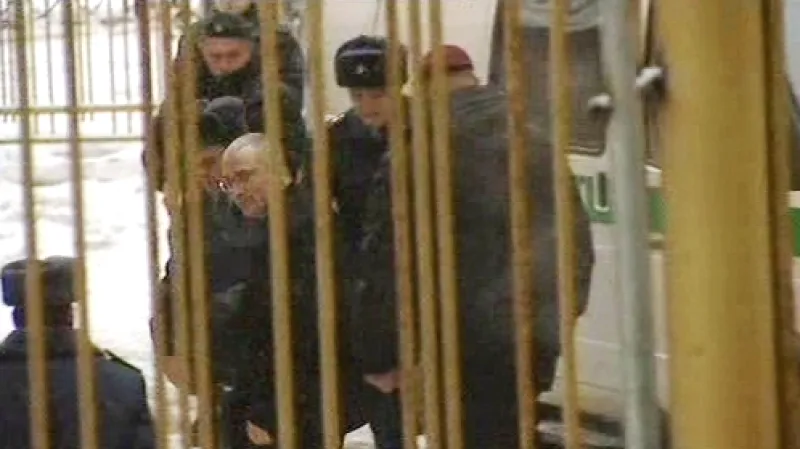 Bývalý ruský ropný magnát Michail Chodorkovskij před soudem