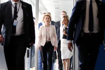 Von der Leyenová musí počkat. Rozjezd nové Evropské komise brzdí neúspěšní kandidáti