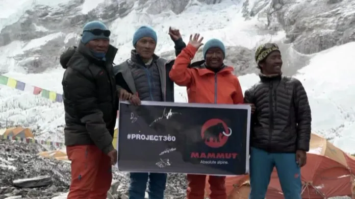 Cestu na Mount Everest zdokumentovala čtveřice šerpů