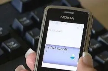 Brusel tlačí na ceny roamingu, operátoři se zlobí