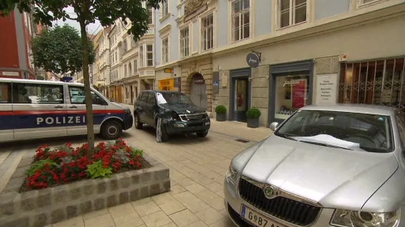 Ve Štýrském Hradci najelo auto do davu