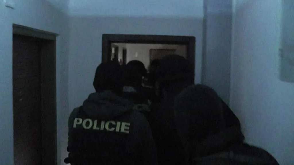 Zásah policie proti drogovému dealerovi