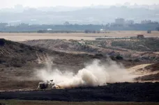 Izraelské letectvo zaútočilo za bílého dne na cíle v Pásmu Gazy. Je to největší podobná akce od 2014