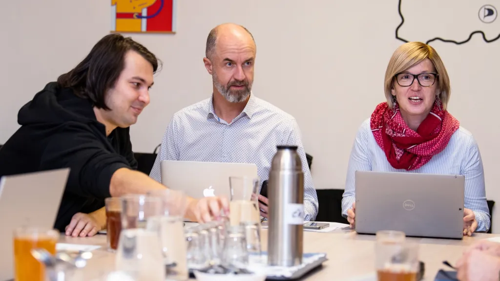 Aleš Dohnal (Piráti), Lukáš Řádek (TOP 09) a Pavlína Springerová (HDK)