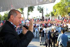 Turci žádají pro pučisty trest smrti. „Cokoli lidé chtějí, v demokracii dostanou,“ řekl Erdogan