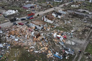 Počet obětí tornád na jihu a středozápadě USA se blíží třiceti