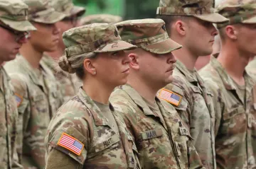 Pentagon přijal anonymní dar na výplaty vojáků