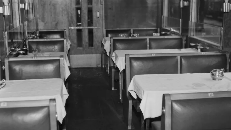 Restaurační oddíl jednotky typu Köln