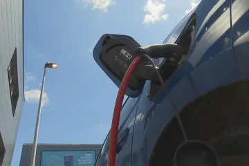 Přibývá veřejných dobíjecích stanic pro elektroauta