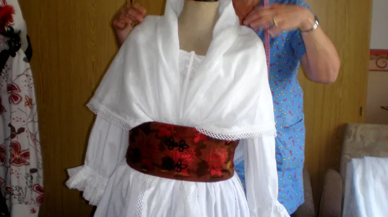 Kroje pro vesnické minimuzeum v Košticích