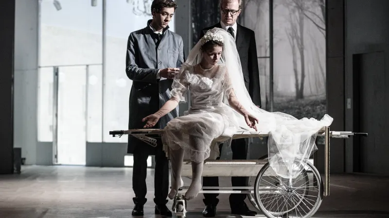 Spalovač mrtvol v Národním divadle