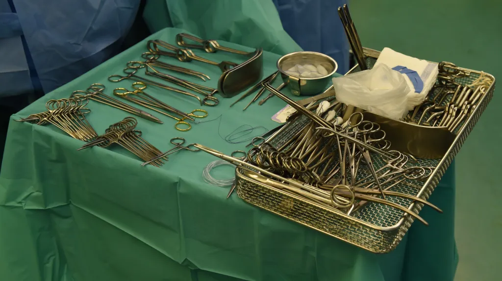 Operační nástroje